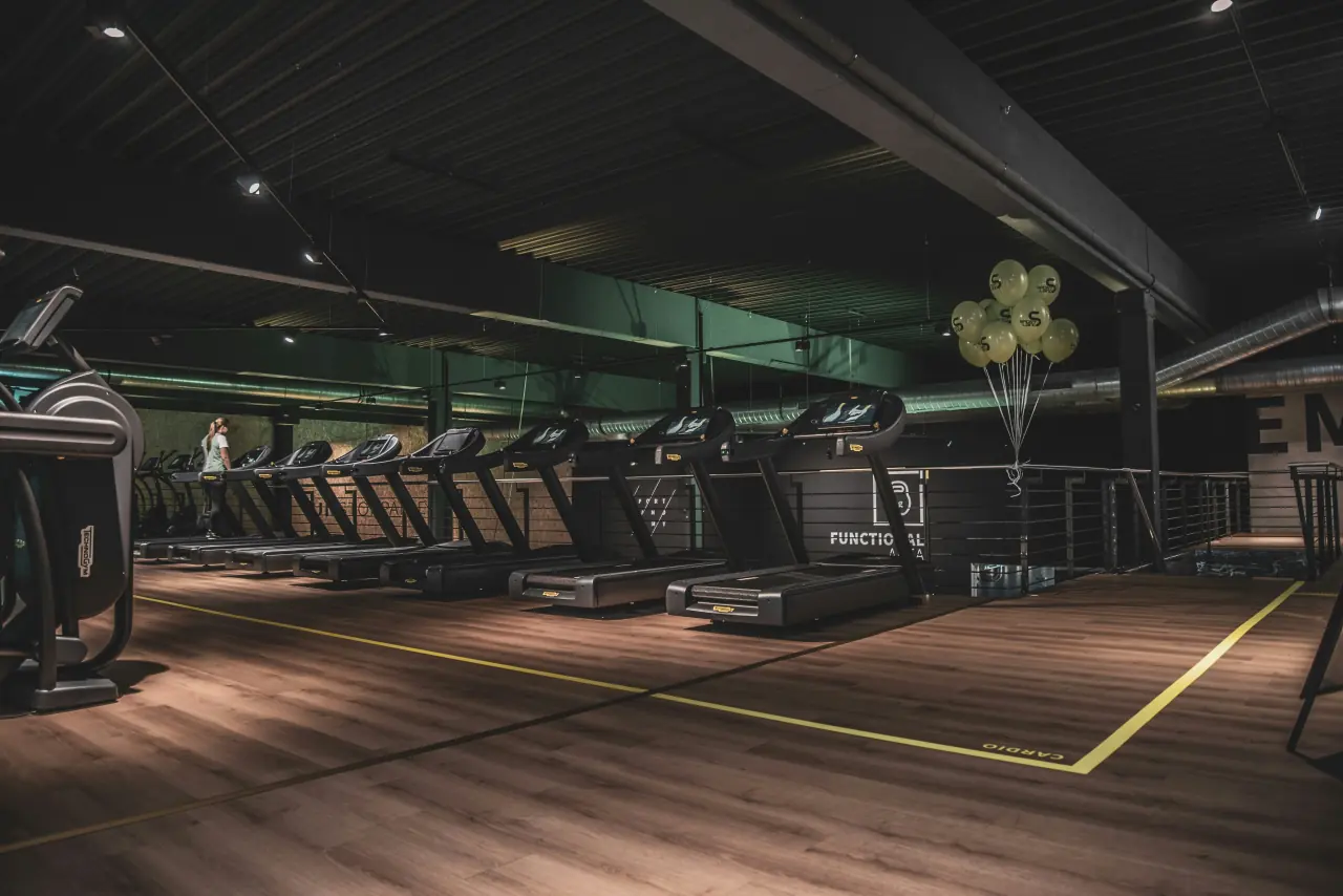 SnapFit gym equipment and training environment